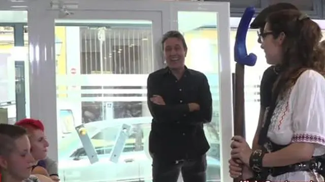 Slave Zenda seduces Antonio Ross in public bar with explicit oral😜 delights (Steve Holmes)