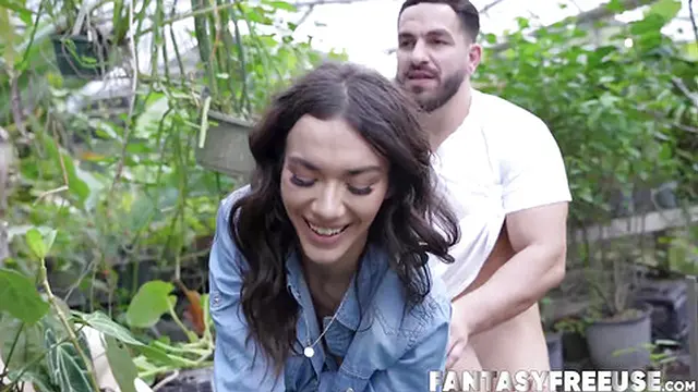 Feeling blessed as Sawyer Cassidy and petite Luna Luxe take my cock🍆 to pleasure