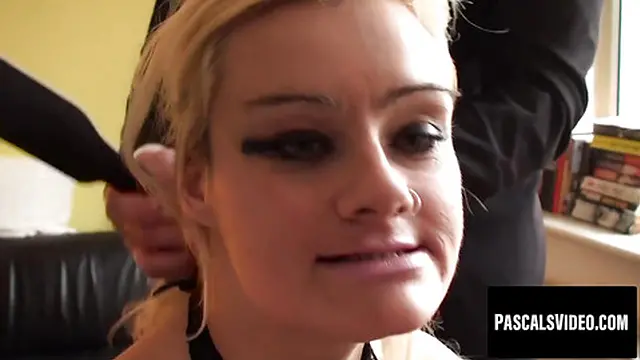 Blonde enjoys deep throat and hard cock🍆 in her mouth