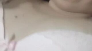 Comendo a bucetinha dela enquanto ela trabalha