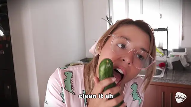 The maid pleases the veggies &mdash;  she orgasms in the kitchen