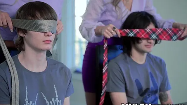 Spiky Dee and Elias Cash cum on campus before classes start