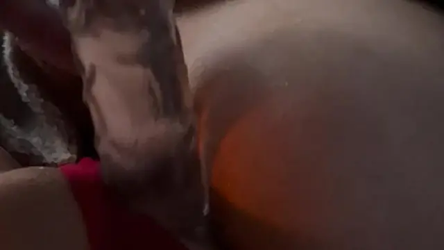 Double gode presque en entier dans boyfriend cul