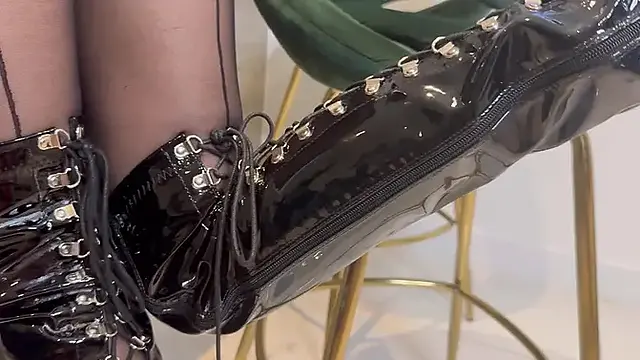 British MILF Teasing in Seamed Pantyhose, Leather Boots and Leather Gloves