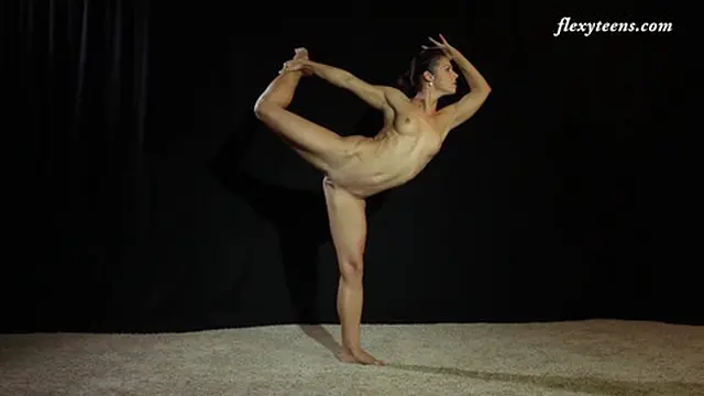  Sexy Acrobat Eva Rakova Shows Off Her Stunning Body